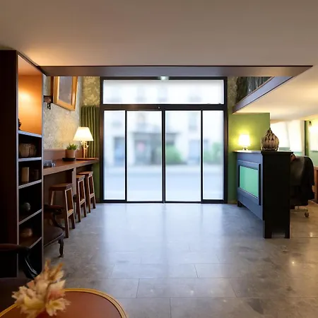 Walled Off Hotel Paris