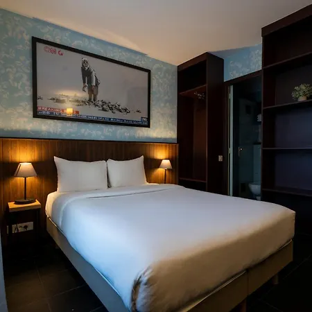 Walled Off Hotel *