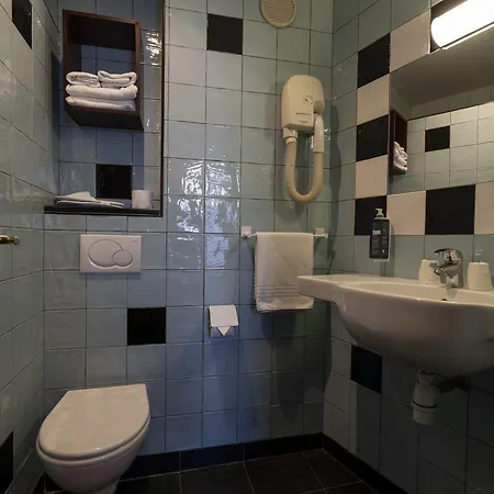 Hotel Walled Off Paris