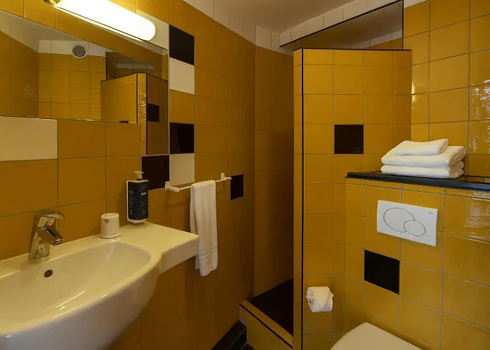 Hotel Walled Off Paris