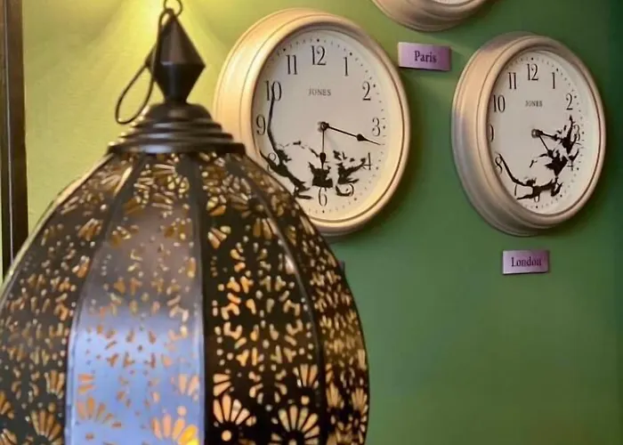 Walled Off ホテル パリ